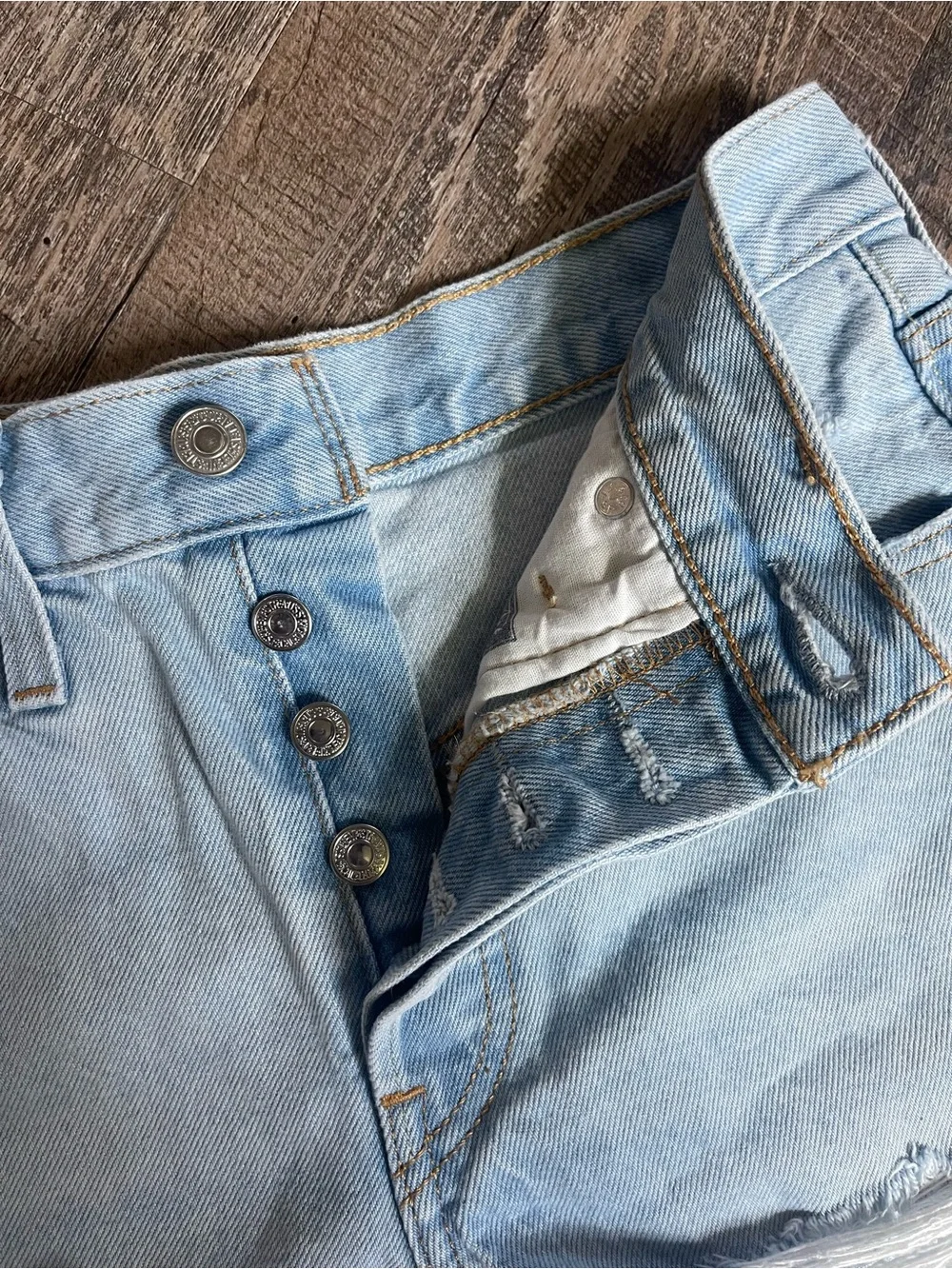 Levi’s 501 cutoff shorty shorts light wash denim